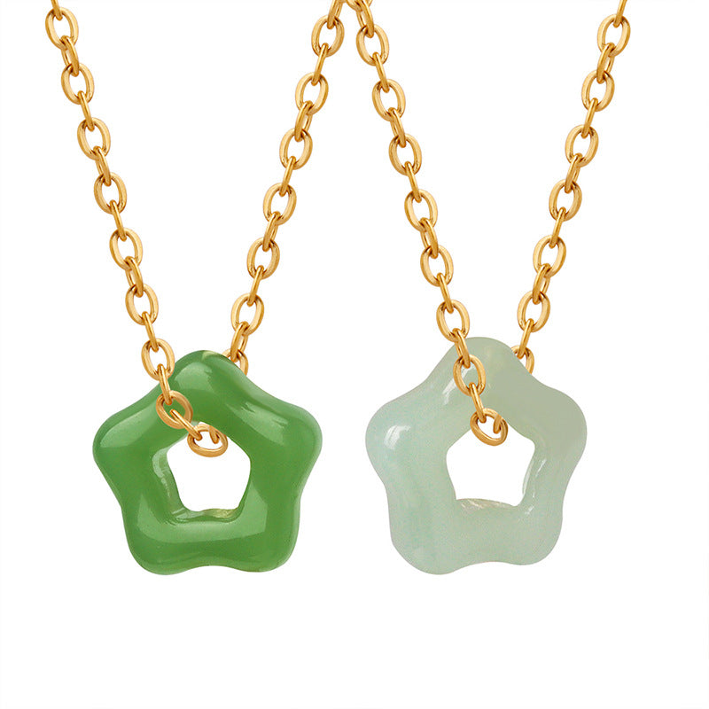 Hollow exquisite Hetian jade star pendant, women’s new necklace, retro style temperament does not fade, light luxury collarbone chain