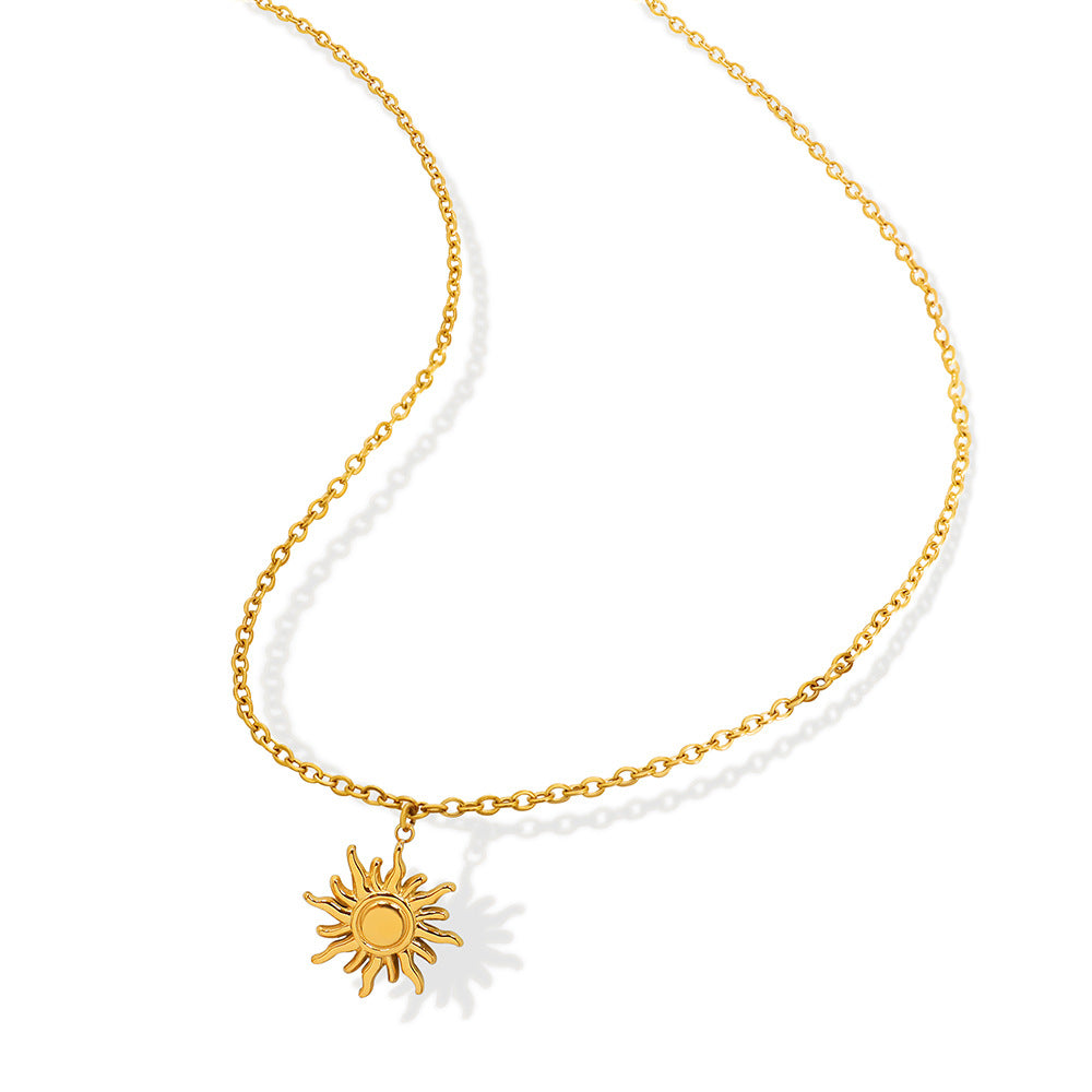 18K gold does not fade, personalized light luxury collarbone chain, fashionable and simple small sun pendant, titanium steel necklace, women’s